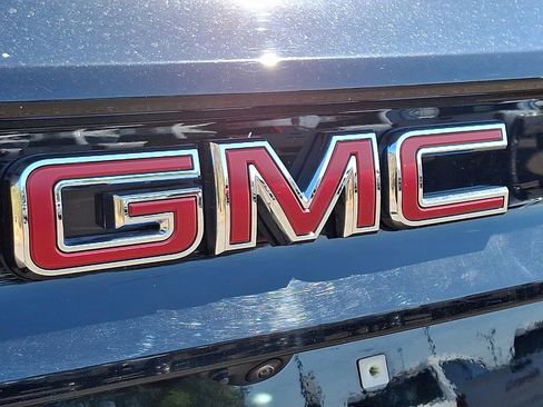 Used 2025 GMC Acadia Elevation AWD/4WD image 32