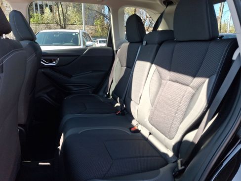 Used 2023 Subaru Forester Premium image 9