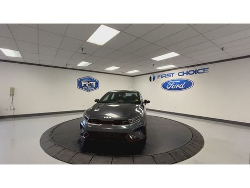 Used 2022 Kia Forte GT image 5