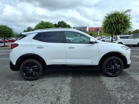 Used 2025 Buick Encore GX Sport Touring w/ Advanced Technology Package AWD/4WD image 3