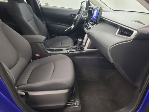 Used 2025 Toyota Corolla Cross LE image 15