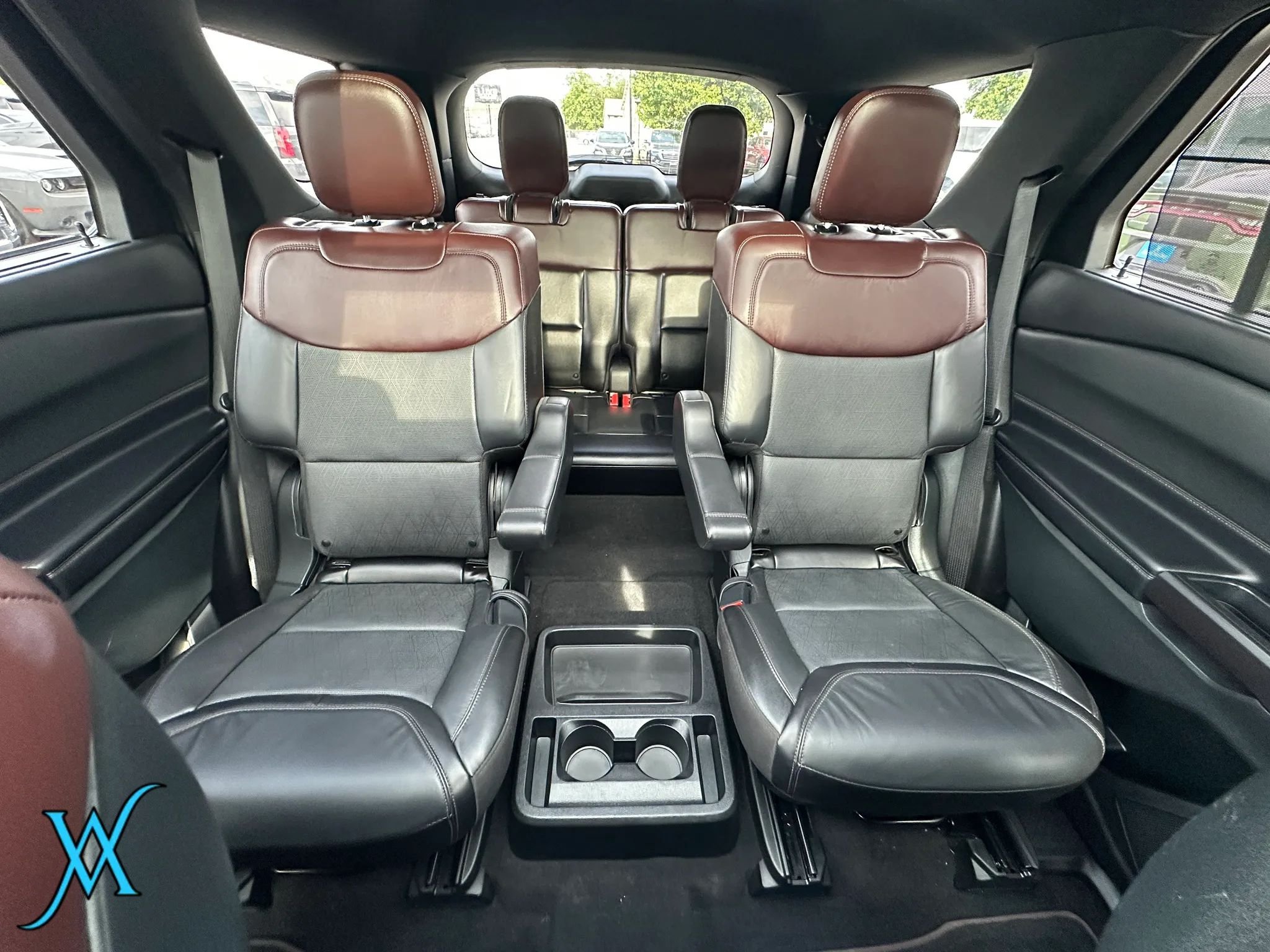Used 2020 Ford Explorer Platinum w/ Premium Technology Package AWD/4WD image 41