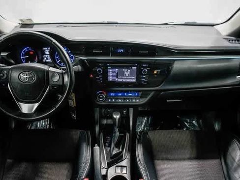 Used 2015 Toyota Corolla S image 11
