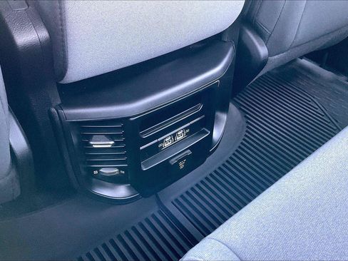 Used 2022 RAM 1500 Big Horn AWD/4WD image 32