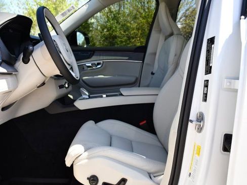 New 2026 Volvo XC90 B6 Ultra w/ Protection Package Premier AWD/4WD image 13