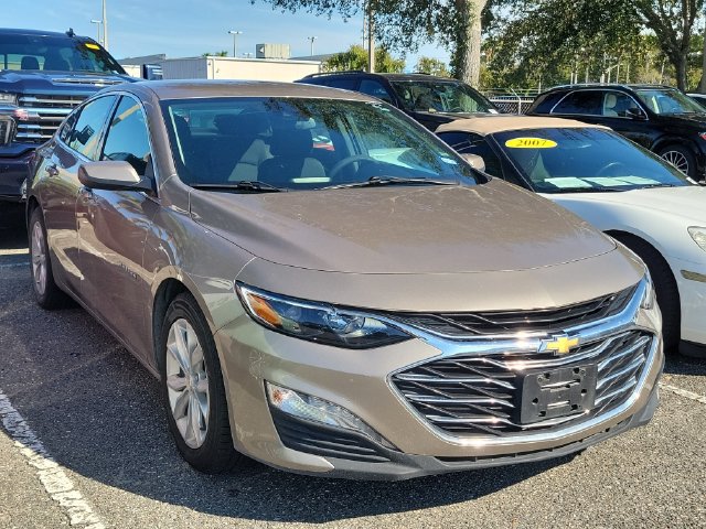 Used 2024 Chevrolet Malibu LT FWD image 2
