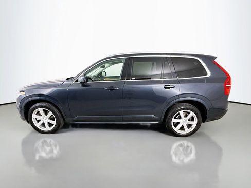 Used 2021 Volvo XC90 T6 Momentum image 4