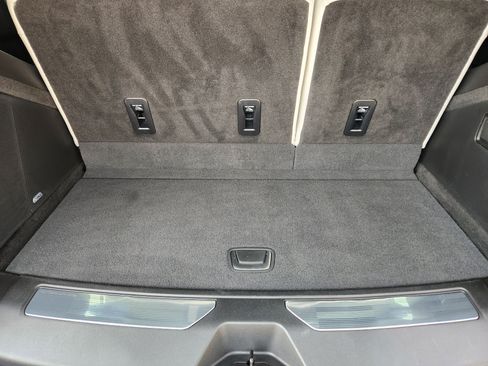 Used 2025 Cadillac Escalade Sport Platinum image 33