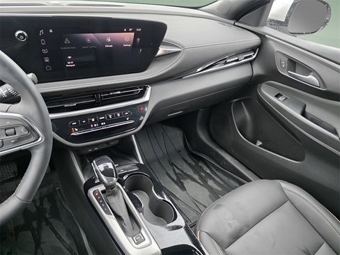 Used 2024 Buick Envista Avenir image 30