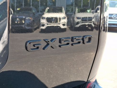 Used 2025 Lexus GX 550 w/ Accessory Package (2T) AWD/4WD image 31