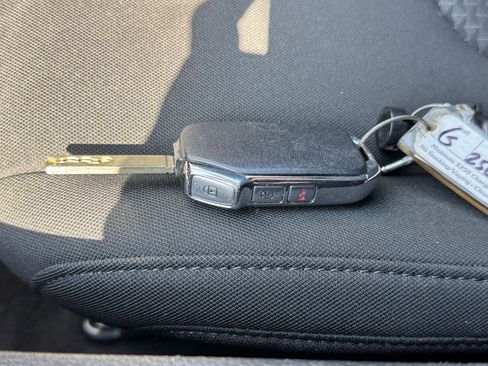 Used 2025 Kia Sportage LX image 20