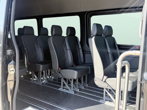 Used 2023 Mercedes-Benz Sprinter 3500 image 4