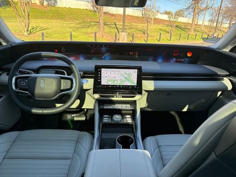 New 2026 Lincoln Nautilus Reserve w/ Jet Appearance Package image 12