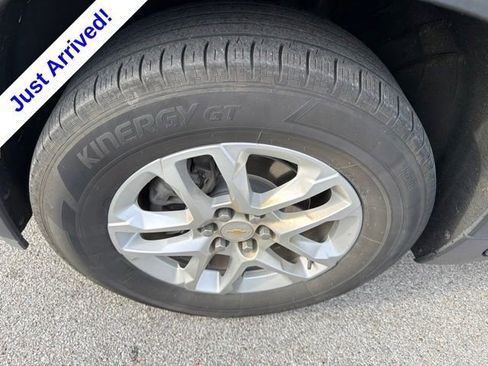 Used 2021 Chevrolet Traverse LS FWD image 10