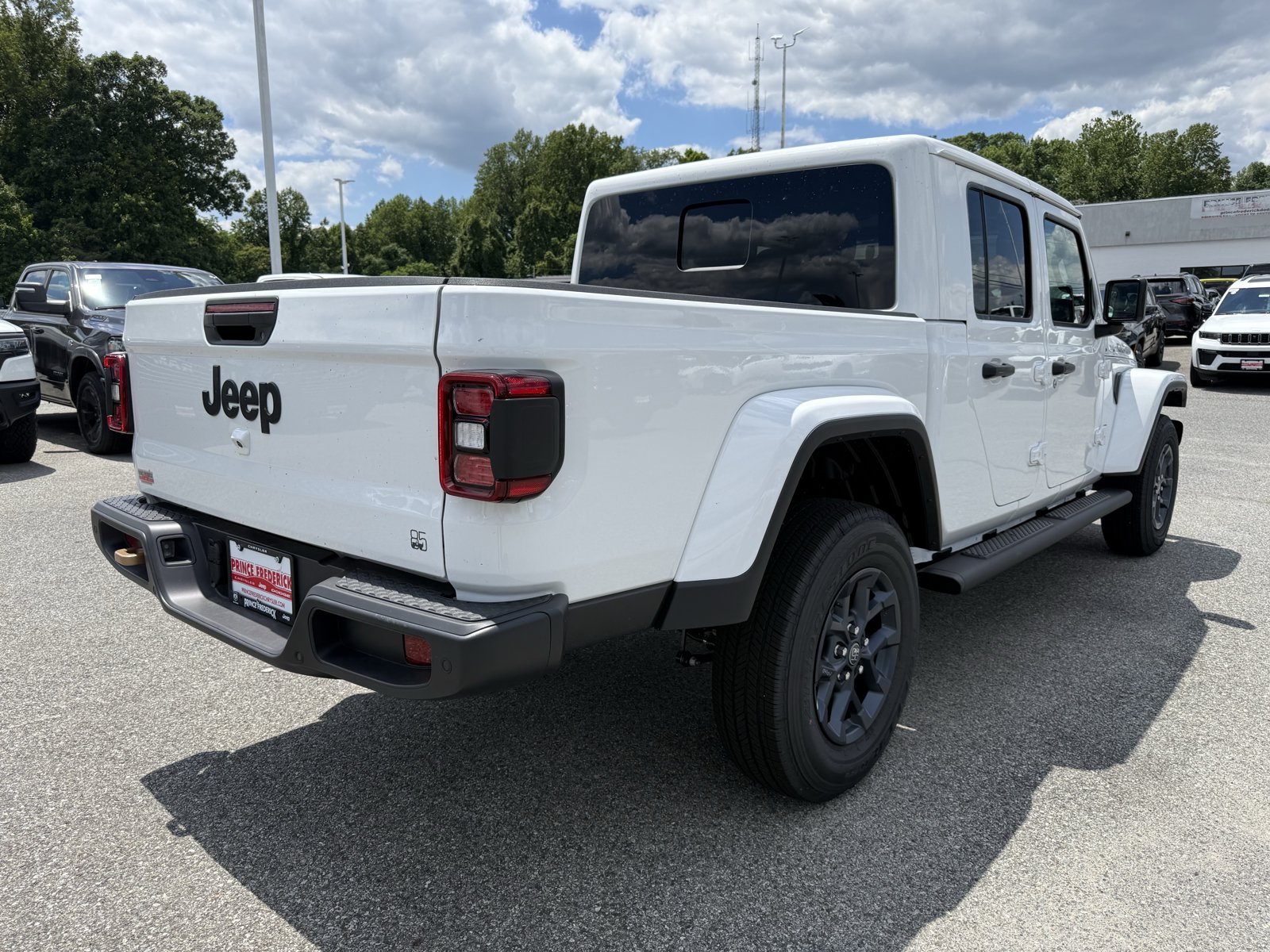 New 2026 Jeep Gladiator Sport AWD/4WD image 3