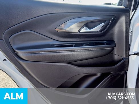Used 2024 GMC Terrain SLE FWD image 10