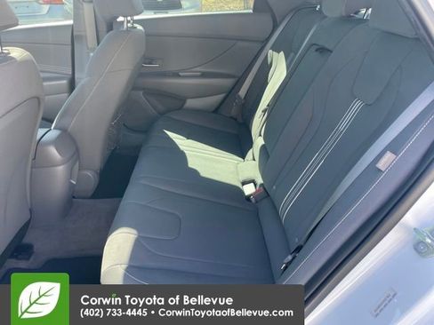 Used 2025 Hyundai Elantra SEL image 26