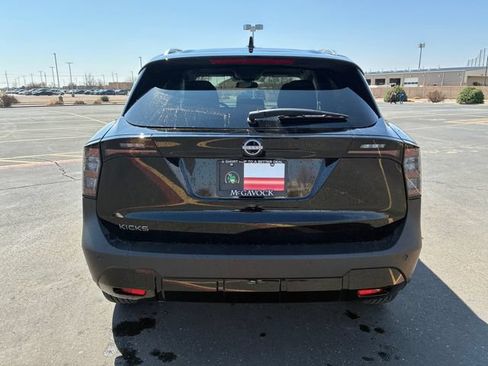 New 2026 Nissan Kicks SV w/ SV Premium Package FWD image 5