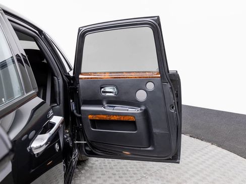Used 2013 Rolls-Royce Ghost image 60