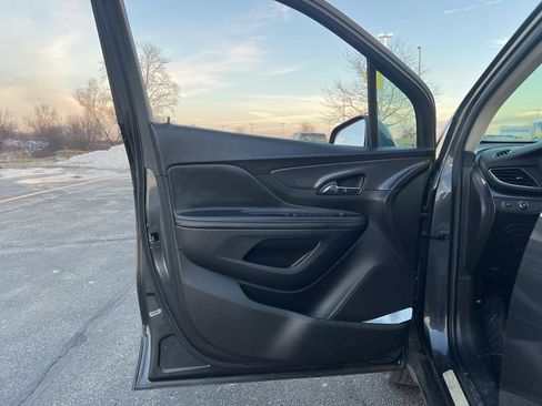 Used 2018 Buick Encore Preferred image 8