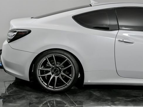 Used 2015 Hyundai Genesis 3.8 image 12