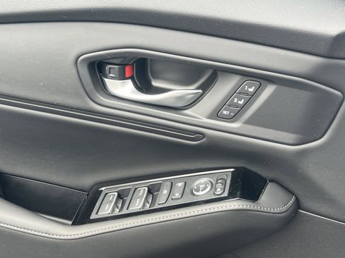 Used 2025 Honda Accord Touring image 9