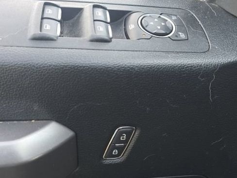 Used 2019 Ford F150 XLT w/ Equipment Group 302A Luxury AWD/4WD image 17