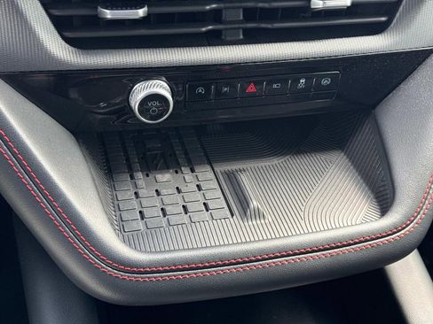 Used 2025 Ford Explorer ST image 33