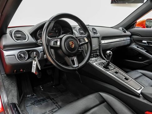 Used 2019 Porsche 718 Boxster image 3