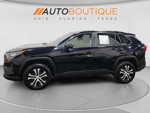 Used 2022 Toyota RAV4 LE AWD/4WD image 2