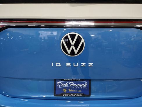 New 2025 Volkswagen ID. Buzz 1st Edition image 13