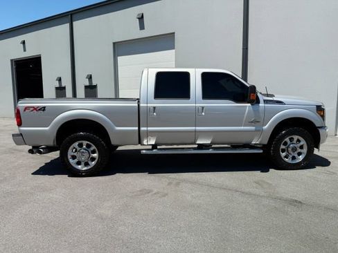 Used 2014 Ford F250 Lariat w/ Lariat Ultimate Package AWD/4WD image 9