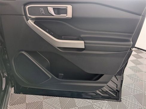 Used 2021 Ford Explorer XLT w/ Equipment Group 202A image 35