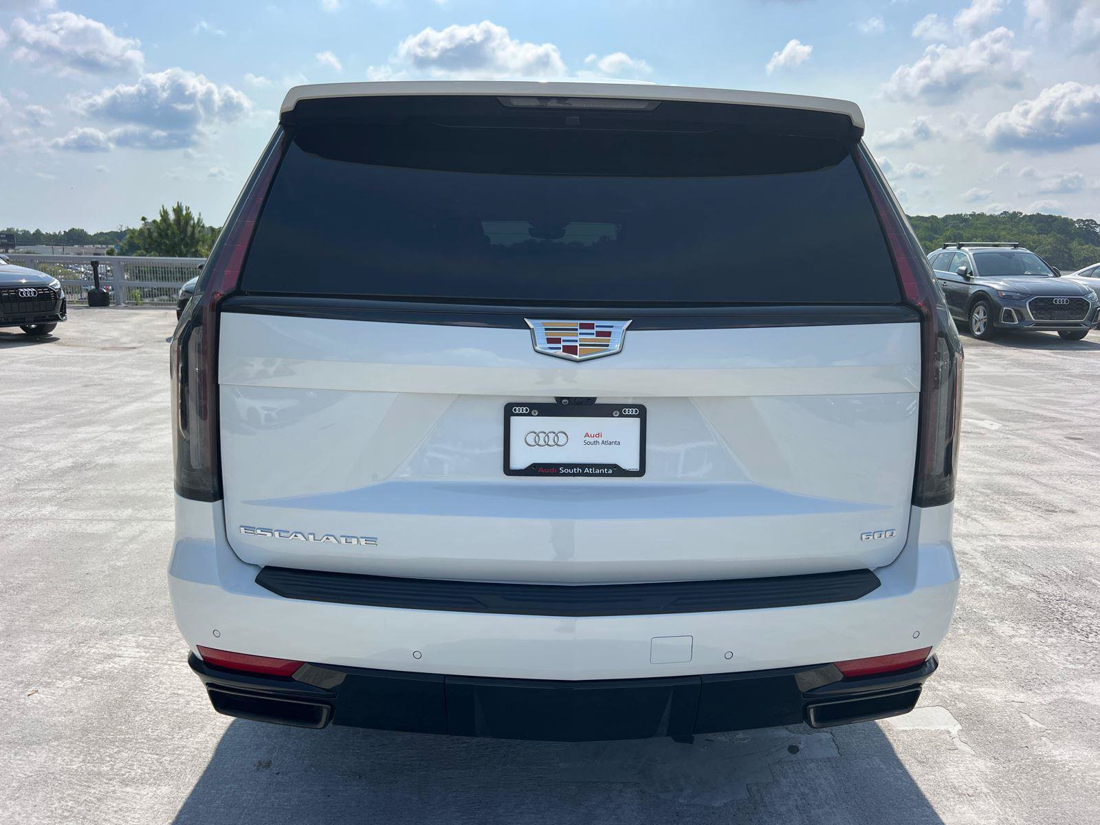 Used 2024 Cadillac Escalade Sport Platinum w/ Heavy-Duty Trailer Package AWD/4WD image 6