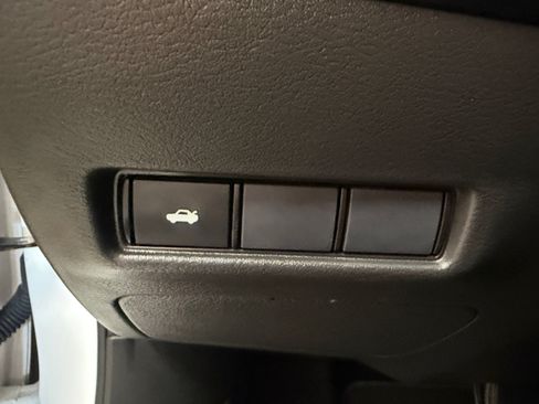 Used 2026 Nissan Sentra SR w/ Floor Mat Package FWD image 25