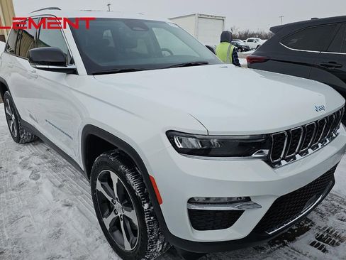 Used 2022 Jeep Grand Cherokee Limited 4xe image 3
