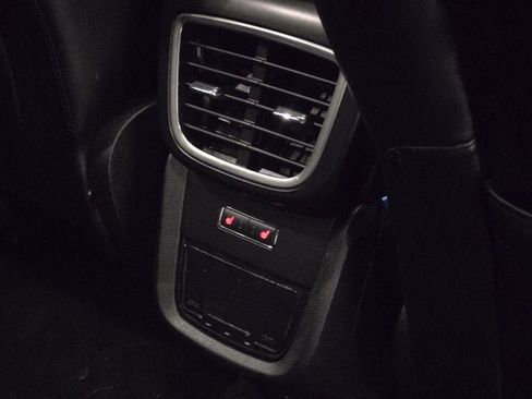 Used 2019 Lincoln Nautilus Select image 11