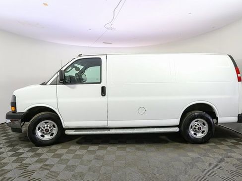 Used 2024 GMC Savana 2500 w/ Driver Convenience Package image 6