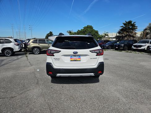 Used 2023 Subaru Outback Limited image 6