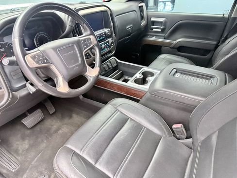 Used 2018 GMC Sierra 2500 Denali w/ Suspension Package, Off-Road AWD/4WD image 9