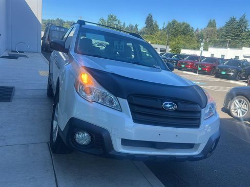 Used 2014 Subaru Outback 2.5i w/ Alloy Wheel Package AWD/4WD image 8