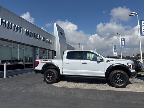 Used 2025 Ford F150 Raptor AWD/4WD image 3