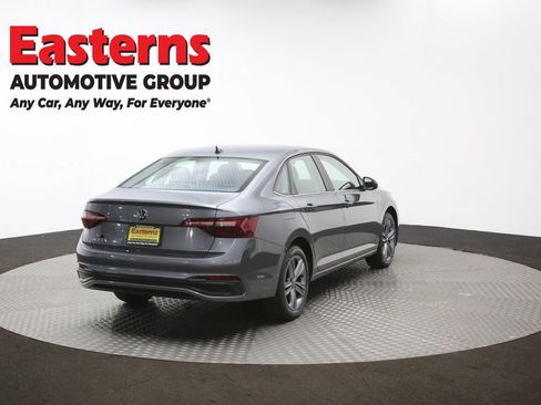 Used 2024 Volkswagen Jetta SE image 41