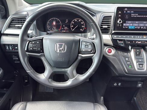 Used 2025 Honda Odyssey EX-L image 25