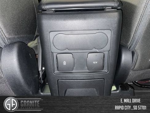 Used 2023 Ford Explorer XLT AWD/4WD image 19