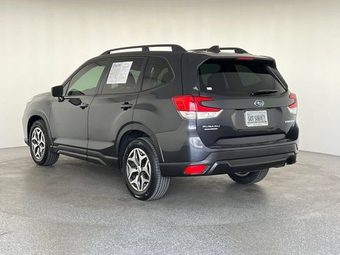 Used 2019 Subaru Forester Premium AWD/4WD image 7
