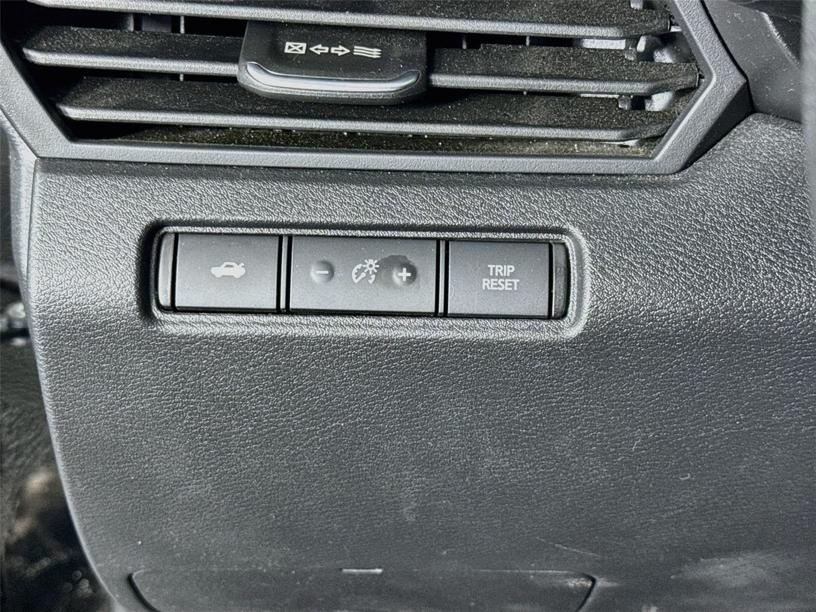 Certified 2025 Nissan Altima 2.5 SV FWD image 10
