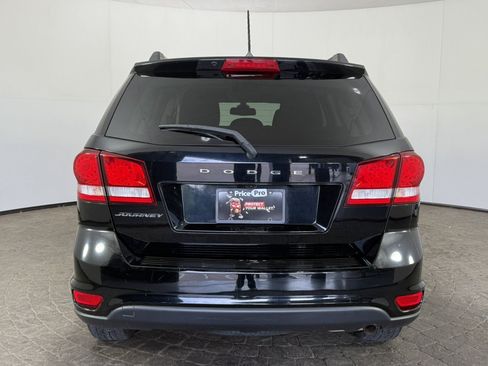 Used 2019 Dodge Journey SE FWD image 6
