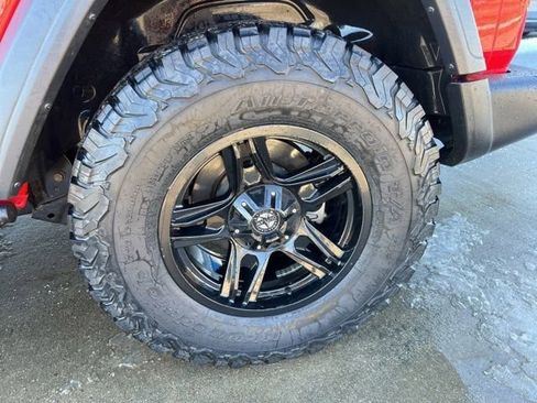 Used 2019 Jeep Wrangler Sport image 10