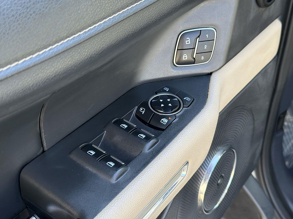 Used 2024 Ford Expedition Limited RWD image 16